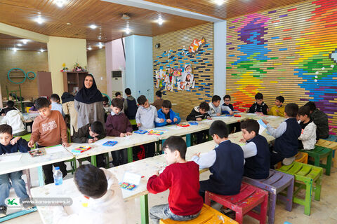 بازدید کودکان، نوجوانان و مربیان از نمایشگاه هنرهای تجسمی کانون