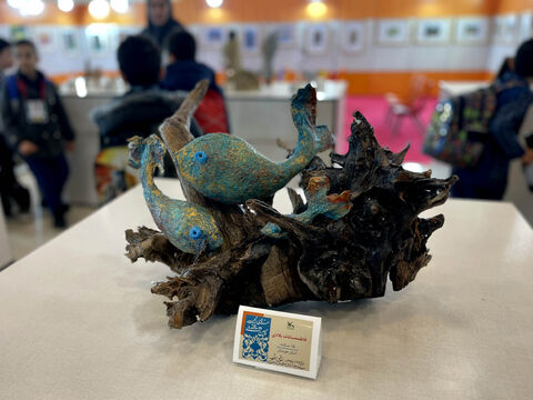 اردوی یک‌روزه کارشناسان و مربیان کانون قم با بازدید از دهمین دوسالانه هنرهای تجسمی و تماشای نمایش «آرزوی بزرگ»