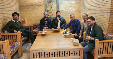 اردوی یک‌روزه کارشناسان و مربیان کانون قم با بازدید از دهمین دوسالانه هنرهای تجسمی و تماشای نمایش «آرزوی بزرگ»