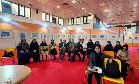 اردوی یک‌روزه کارشناسان و مربیان کانون قم با بازدید از دهمین دوسالانه هنرهای تجسمی و تماشای نمایش «آرزوی بزرگ»