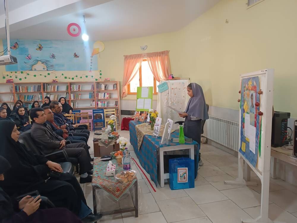 افتتاح باشگاه ادبی سیمرغ در کانون صدرا همزمان با پنجمین دوپنجره استانی