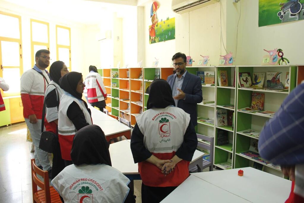 بازدید جوانان داوطلب هلال احمر هرمزگان از مرکز علوم و فناوری های نوین ایران قطب هرمزگان