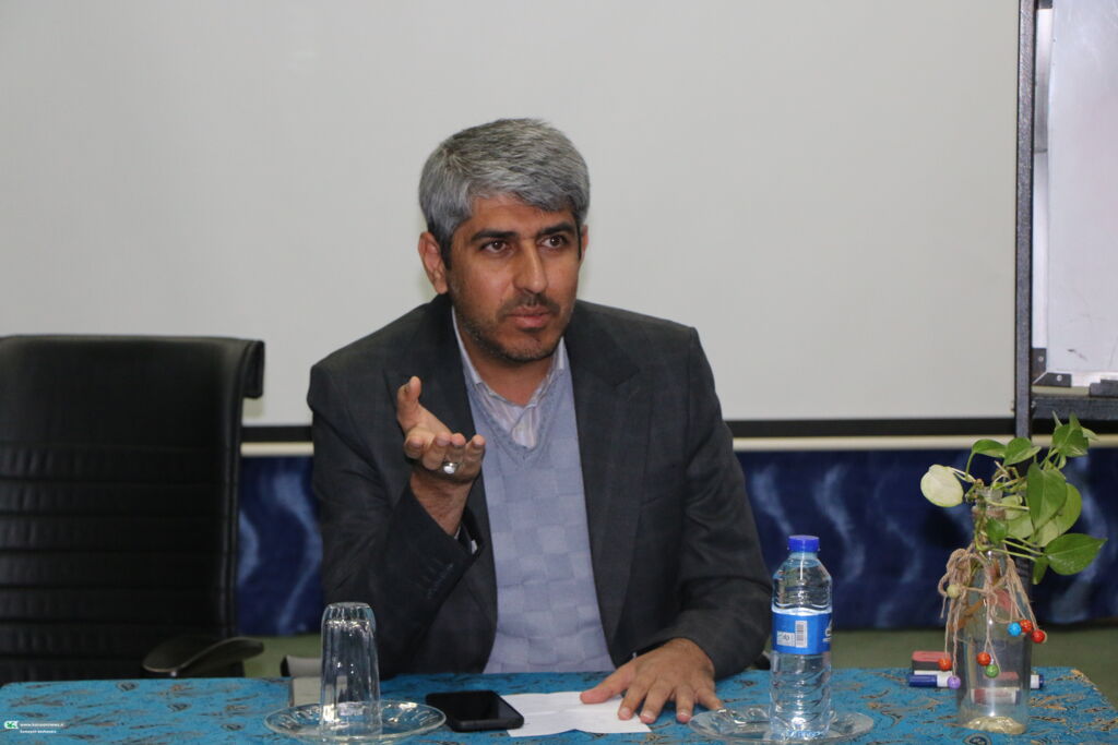 تأکید بر بهرهوری و تقویت فرهنگ سازمانی در نشست کارکنان خدمات فارس