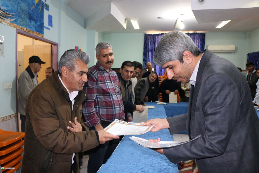 تأکید بر بهرهوری و تقویت فرهنگ سازمانی در نشست کارکنان خدمات فارس