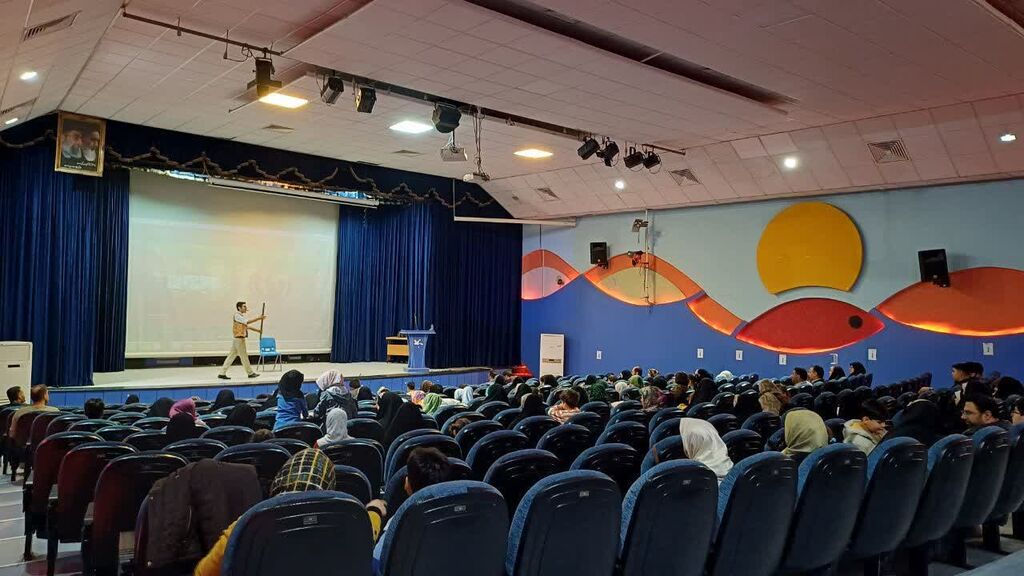 اجرای جنگ شادی ویژه خانوادهها در کانون کرمانشاه