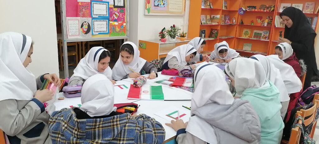 اعضای مرکز شماره ۵ کانون کرمانشاه، همصدایی خود با آرمانهای شهدا را فریاد زدند