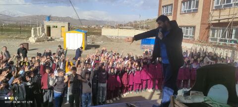 تماشاخانه سیار کانون پرورش فکری کودکان و نوجوانان با اجرای نمایش «لاک پشت و خرگوش» در شهر لاجان، شین آباد و کوپر پیرانشهر