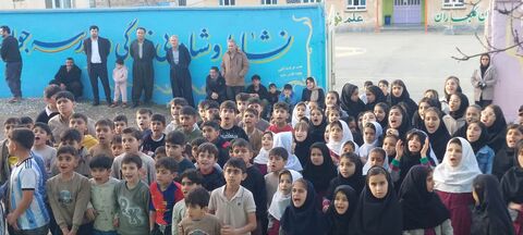 تماشاخانه سیار کانون پرورش فکری کودکان و نوجوانان با اجرای نمایش «لاک پشت و خرگوش» در شهر لاجان، شین آباد و کوپر پیرانشهر