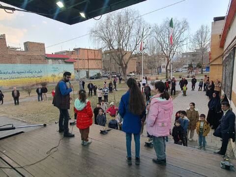 تماشاخانه سیار کانون پرورش فکری کودکان و نوجوانان با اجرای نمایش «لاک پشت و خرگوش» در ارومیه