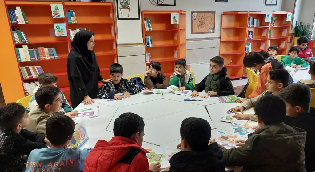 دانش‌آموزان کرمانشاهی در مرکز شماره ۴ کانون با دنیای نجوم و علم آشنا شدند