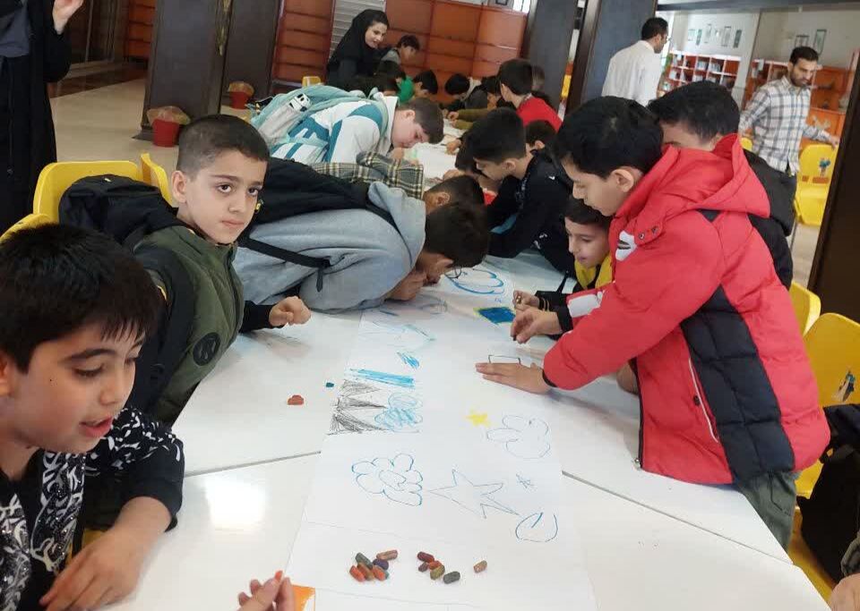 دانش‌آموزان کرمانشاهی در مرکز شماره ۴ کانون با دنیای نجوم و علم آشنا شدند