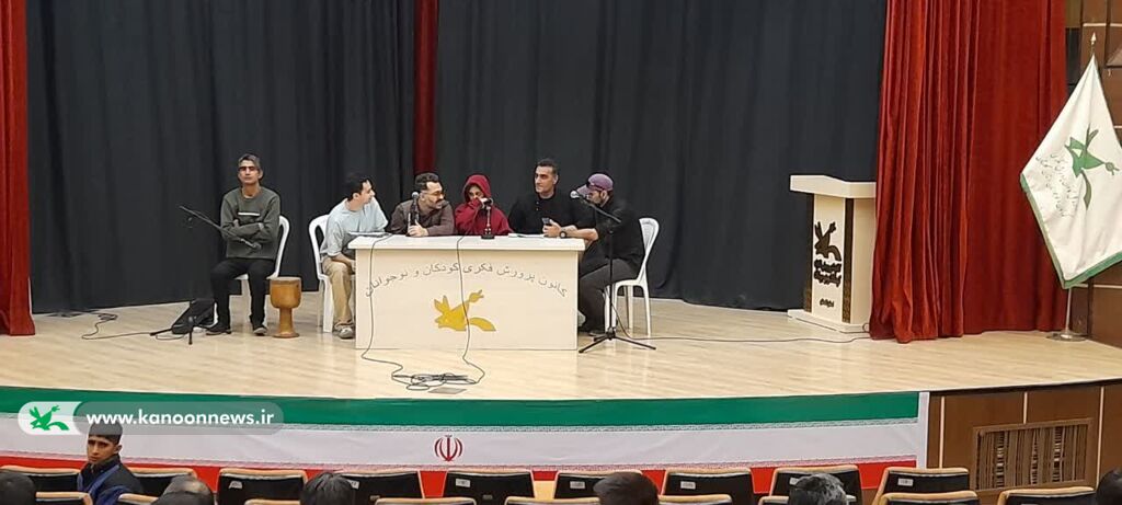 اجرای نمایشنامهخوانی «نه زشت نه زیبا» در کانون گرگان