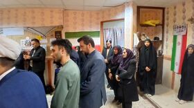 کارشناسان کانون کرمانشاه از نمایشگاه دانش‌آموزی انجمن اسلامی در مدارس بازدید کردند