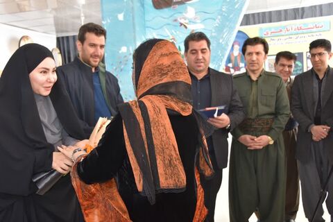 کرمانشاه.  ثلاث باباجانی.  نمایشگاه هنری