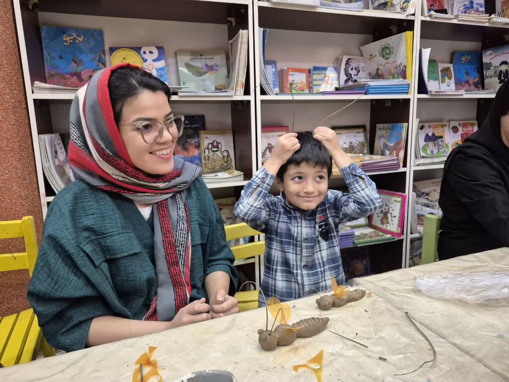 برگزاری کارگاه «ایران؛ کندویی که با هم میسازیم» در مرکز شماره یک بندرعباس