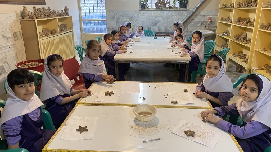 نقاشی و سفال با عطر رمضان در کانون پرورش فکری شاهرود