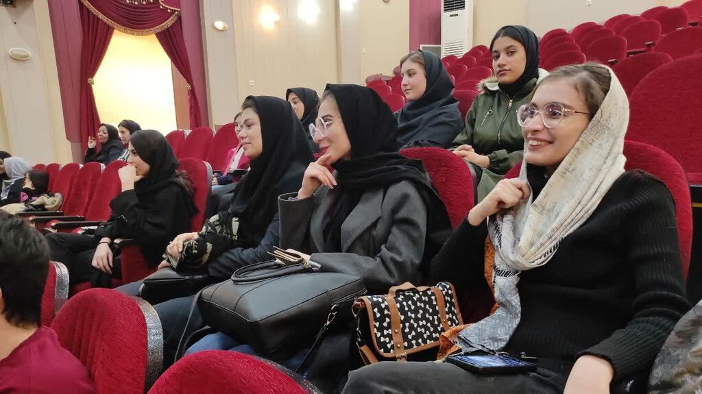 سومین چهار فصل شاعری کانون با محوریت مولوی در ارومیه