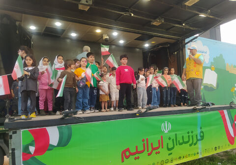 اجرای تماشاخانه سیار کانون پرورش فکری در شهرستان شوشتر