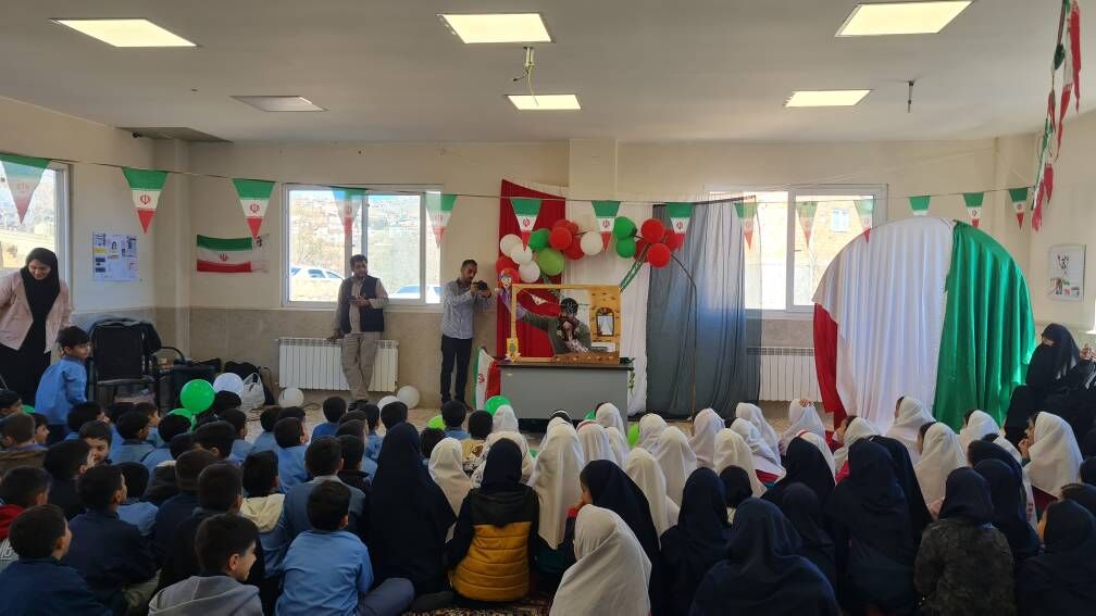 اجرای میکروتئاتر عروسکی «گل اومد، بهار اومد» در روستاهای بابلسر
