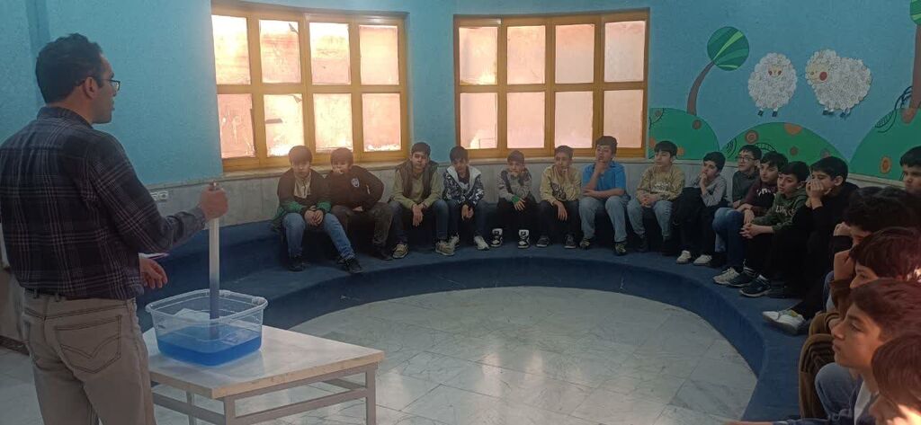 کارگاه‌های علمی و نجومی در مرکز شماره ۲ کانون کرمانشاه برگزار شد