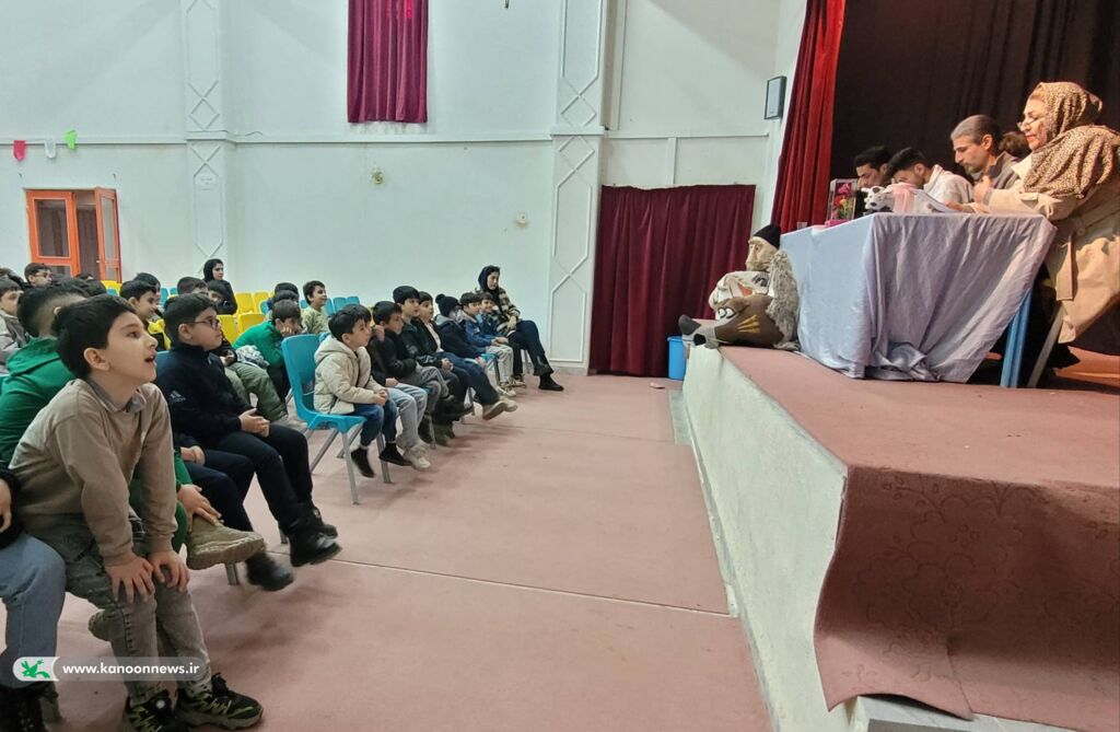 برگزاری نمایش عروسکی «دوستی با گرگ» در قروه