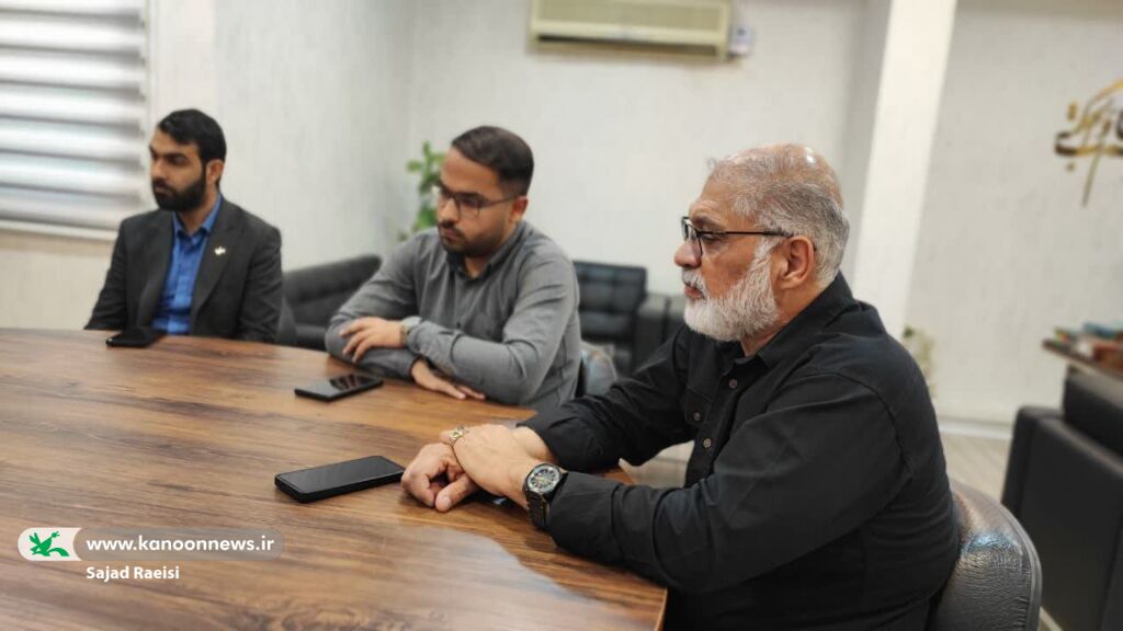 نشست مدیرکل کانون خوزستان با داوران جشنواره «نغمه‌های روشن فردا»