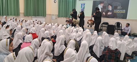 گزارش تصویری شادی‌آفرینی پراستقبال تماشاخانه سیار کانون در استان قزوین