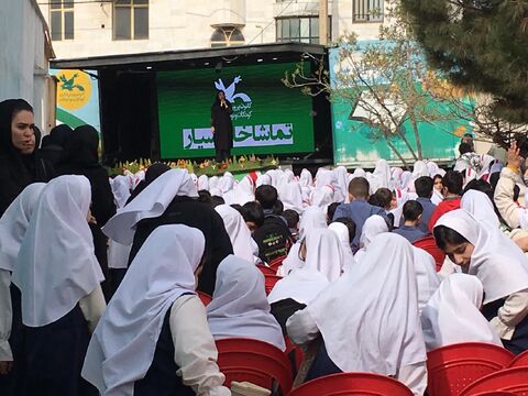 گزارش تصویری شادی‌آفرینی پراستقبال تماشاخانه سیار کانون در استان قزوین