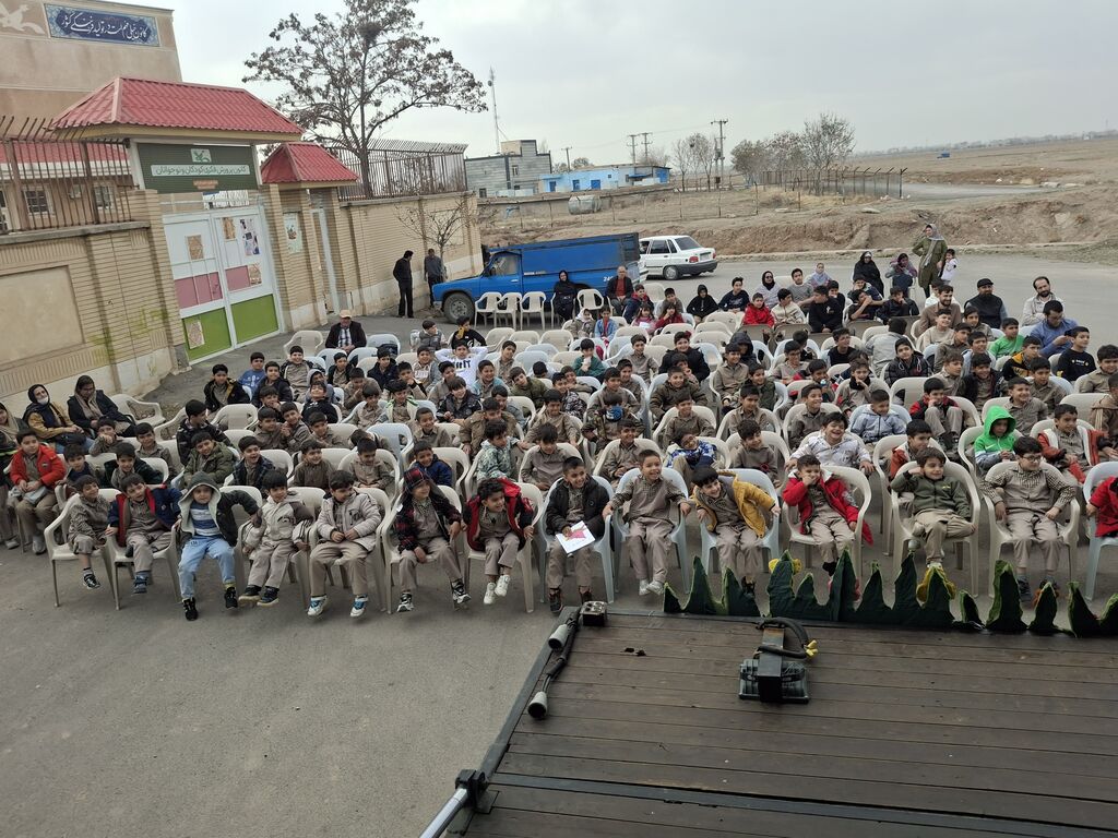 شادی‌آفرینی پراستقبال تماشاخانه سیار کانون در استان قزوین