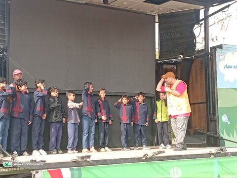 اجرای «بچه زرنگ» در دومین روز حضور تماشاخانه سیار کانون در خوزستان