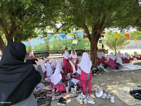 اجرای «بچه زرنگ» در دومین روز حضور تماشاخانه سیار کانون در خوزستان