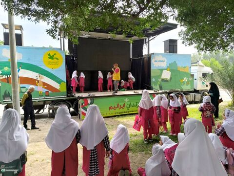 اجرای «بچه زرنگ» در دومین روز حضور تماشاخانه سیار کانون در خوزستان