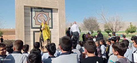 اجرای «بچه زرنگ» در سومین روز حضور تماشاخانه سیار کانون در خوزستان