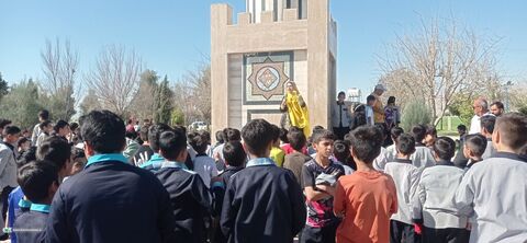 اجرای «بچه زرنگ» در سومین روز حضور تماشاخانه سیار کانون در خوزستان