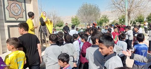 اجرای «بچه زرنگ» در سومین روز حضور تماشاخانه سیار کانون در خوزستان