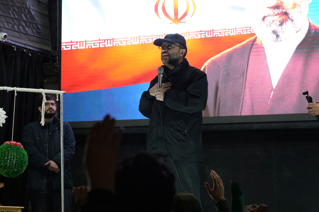 سخنرانی مدیرعامل کانون در اجتماع مردمی چهار راه نبرد تربیت کودکان در میدان اتفاق میافتد