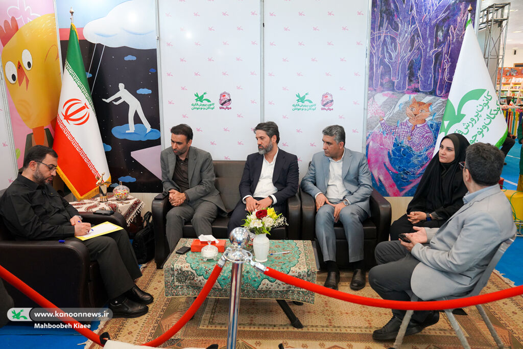 نمایشگاه کتاب کودک و نوجوان کانون در ششمین روز تقویت آموزش زبان فارسی و توسعه تبادلهای فرهنگی با بنگلادش و قزاقستان