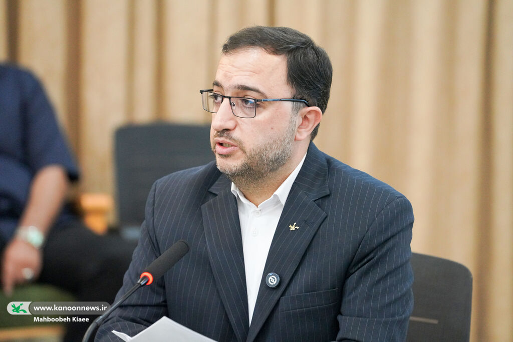 آیین رونمایی از مجموعه کتاب «گنج قصهها» با حضور وزیر آموزش و پرورش «گنج قصهها»؛ تلاشی برای ساختن «خواننده پایدار» در نسل نوجوان
