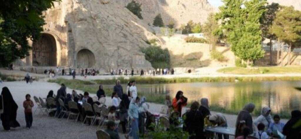 کرمانشاه. گرامیداشت کودکان مینابی گرامیداشت یاد ۱۶۸ کودک شهید میناب در تاقبستان کرمانشاه