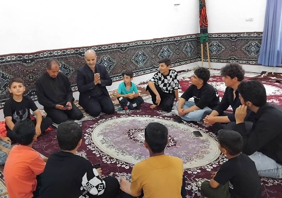استقبال اعضای کانون جعفرآباد از ماه محرم استقبال اعضای کانون جعفرآباد از ماه محرم با ویژهبرنامه «مهمانان کوچک امام حسین (ع)»