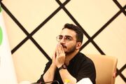 شاعر معاصر باید با نبض زبان جامعه‌اش هم‌سو باشد