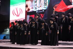 چهارمین گردهمایی «کودکان عاشورایی» با حضور اعضای کانون پرورش فکری در میدان ولیعصر(عج) برگزار شد