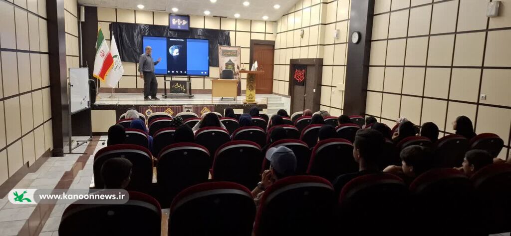 انجمن عکاسان_مرکزی کارگاه آموزشی «فرم و معنا در عکاسی» در کانون استان مرکزی برگزار شد