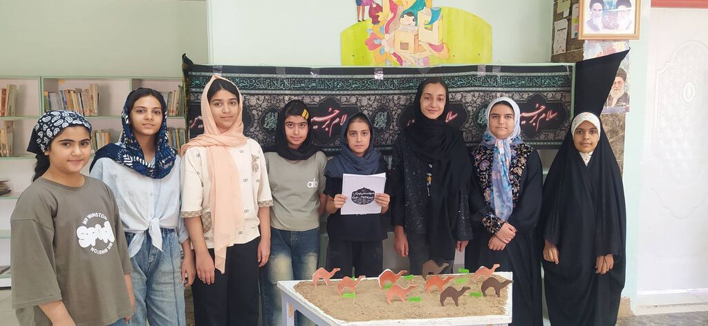 همدلی کودکان و نوجوانان با محرم در گردهمایی «کودکان عاشورایی» سروستان همدلی کودکان و نوجوانان با محرم در گردهمایی «کودکان عاشورایی» سروستان