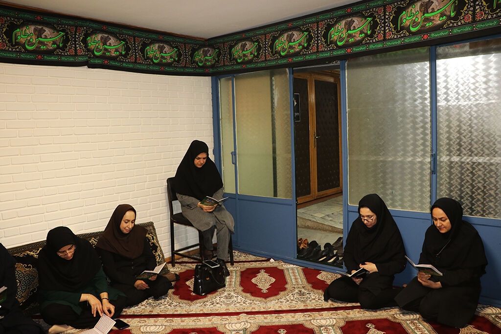 برگزاری مراسم زیارت عاشورا و ترویج فرهنگ عاشورایی در کانون گیلان