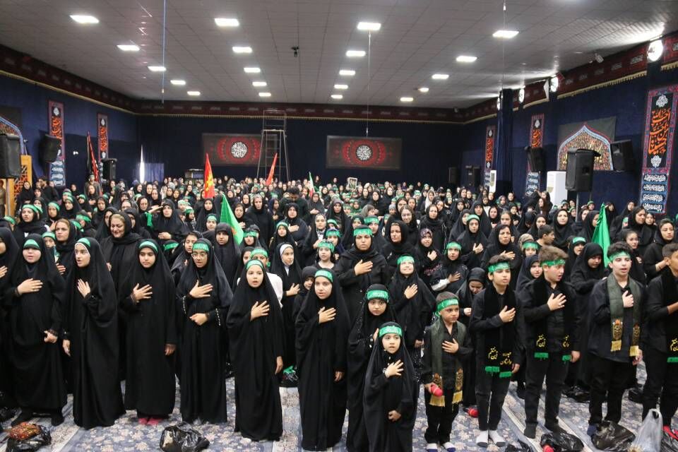 کرمانشاه. چهارمین آیین گردهمایی کودکان عاشورایی کانون کرمانشاه آیین گردهمایی کودکان عاشورایی را برگزار کرد