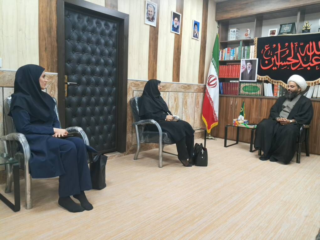 دیدار مدیرکل کانون هرمزگان با امام جمعه شهرستان خمیر دیدار مدیرکل کانون هرمزگان با امام جمعه شهرستان خمیر