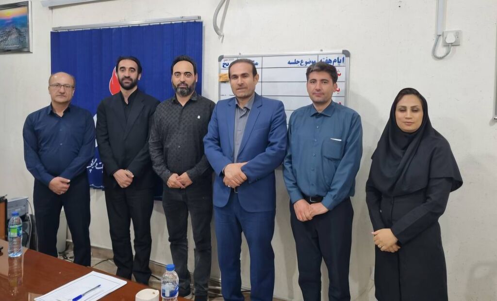 نشست مشترک مدیرکل کانون پرورش فکری کودکان و نوجوانان استان و مدیر روابط عمومی شرکت بهرهبرداری نفت و گاز گچساران ایران مقتدر از مسیر توجه به کودکان و نوجوانان ساخته میشود