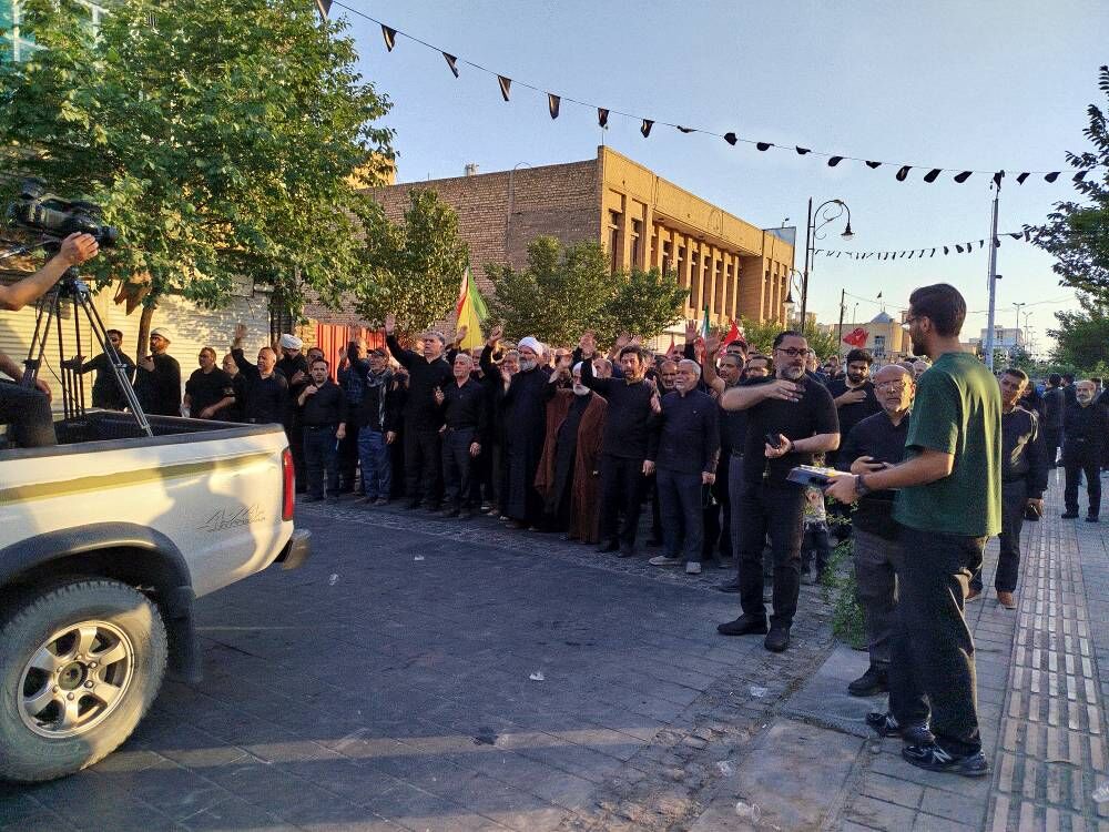 سمنان1405 موکب کانون سمنان میزبان عزاداران حسینی در روز یازدهم محرم