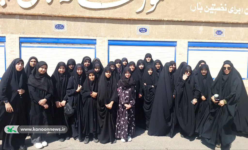 کنشگری دختران کانون قم در امتداد نگاه رهبر انقلاب کنشگری دختران کانون قم در امتداد نگاه رهبر شهید